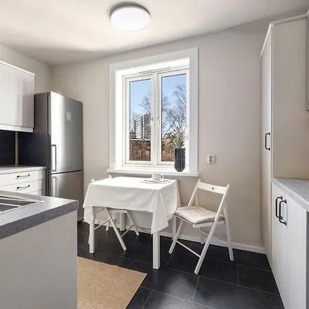 Διαμέρισμα Cozy And Warm 2-room With A Sunny Balcony