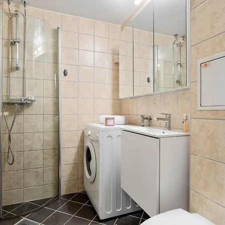 Cozy And Warm 2-room With A Sunny Balcony Διαμέρισμα Όσλο